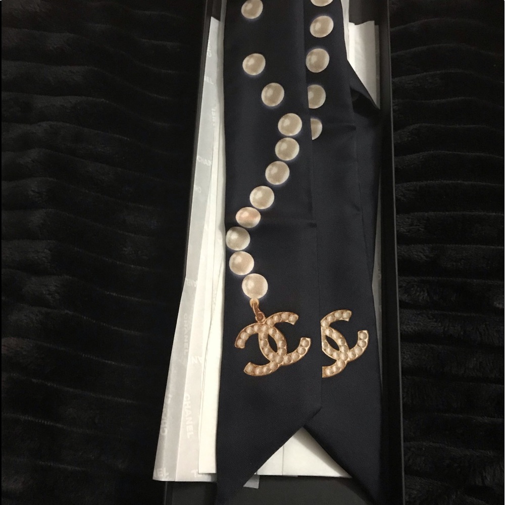 ❌SOLD❌ Chanel Pearls Bandeau Twill Scarf